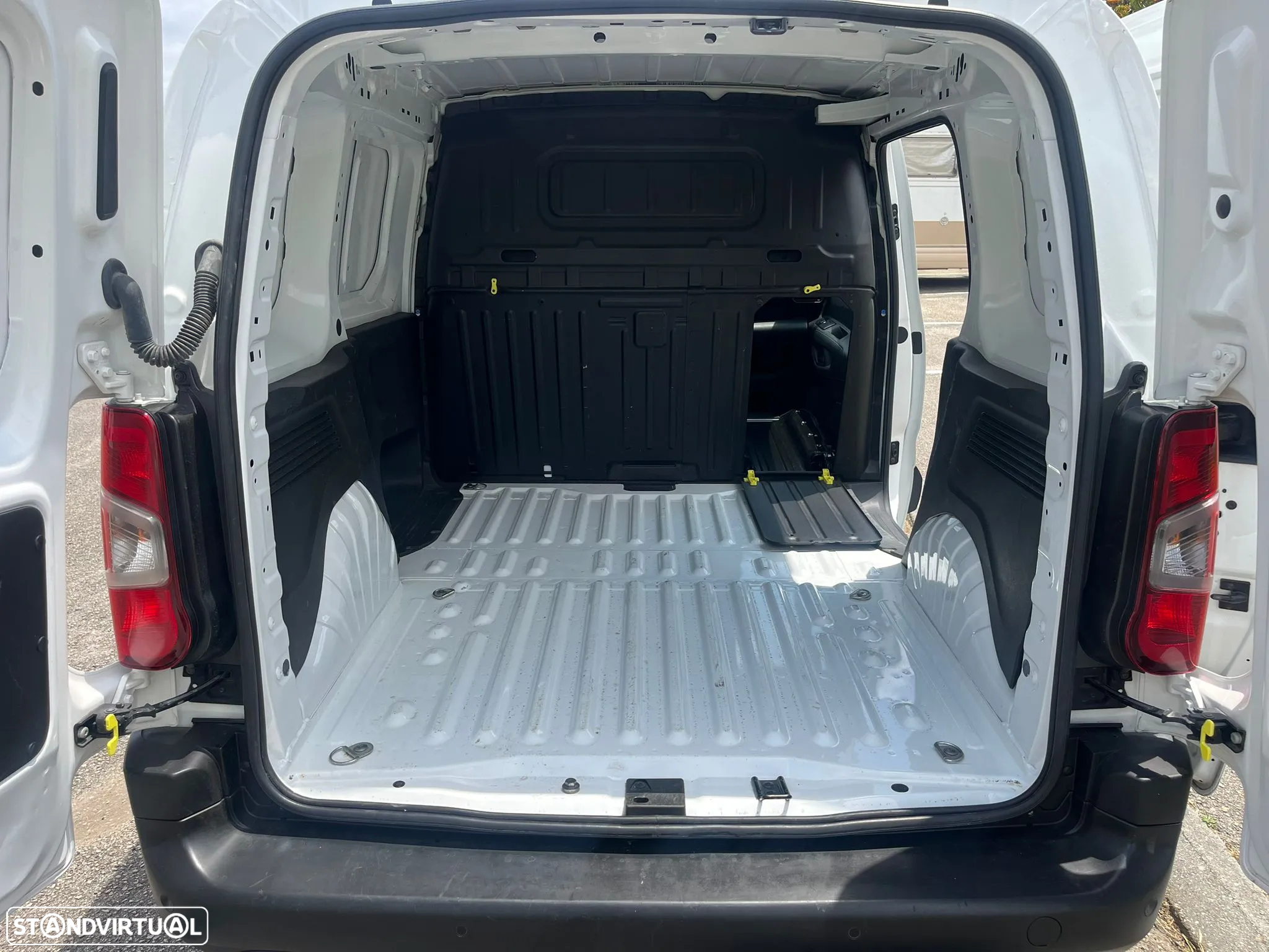 Opel COMBO 1.5 102cv 3 LUGARES - AC - IVA DEDUTÍVEL - 15