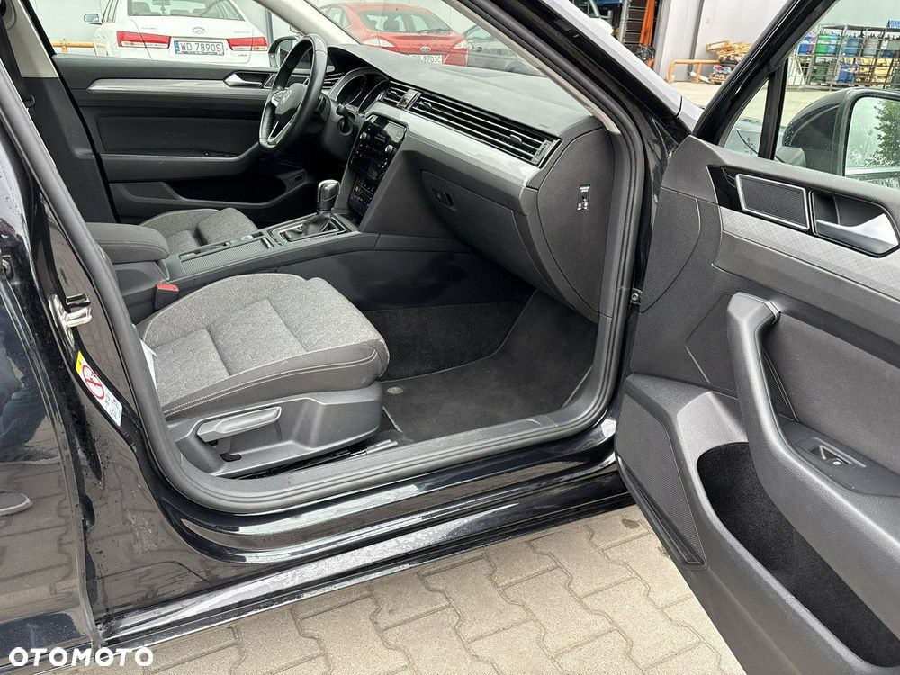 Volkswagen Passat - 16