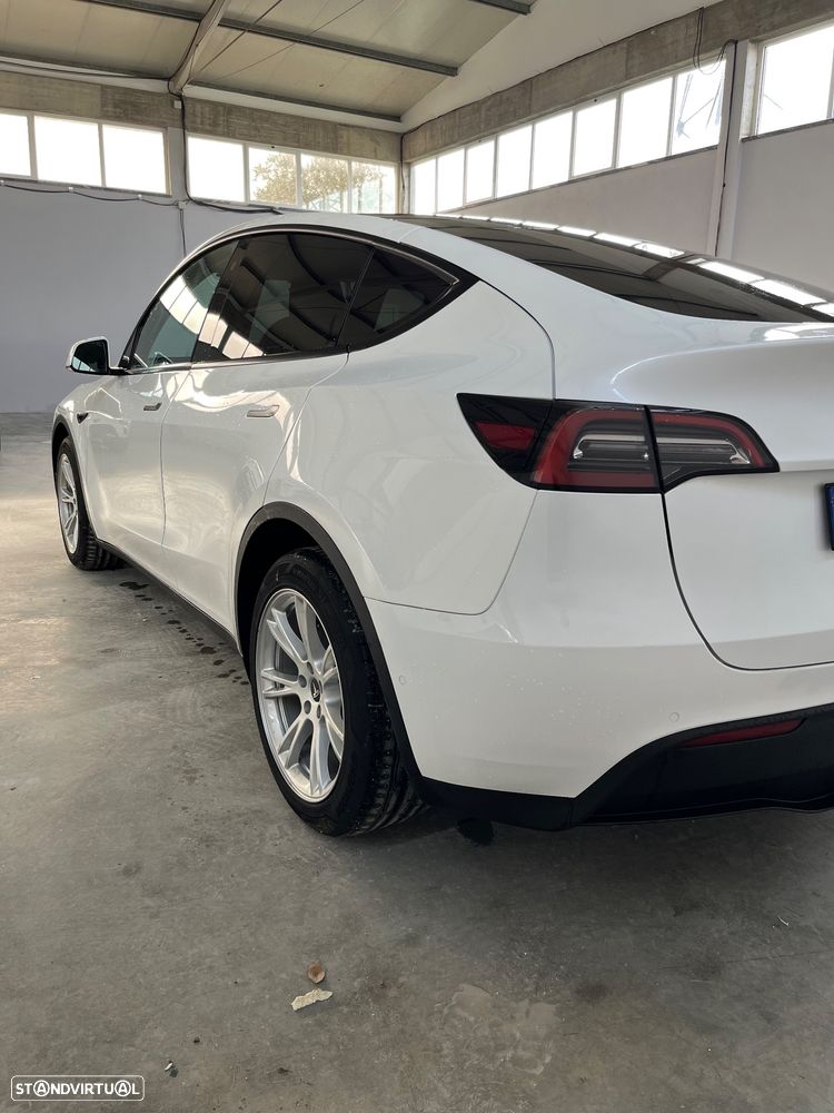 Tesla Model Y Long Range Dual Motor AWD - 5