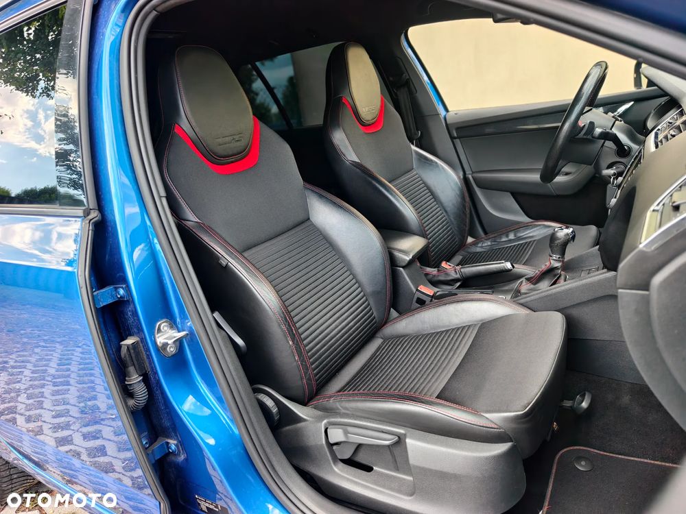 Skoda Octavia 2.0 TDI DSG RS - 17