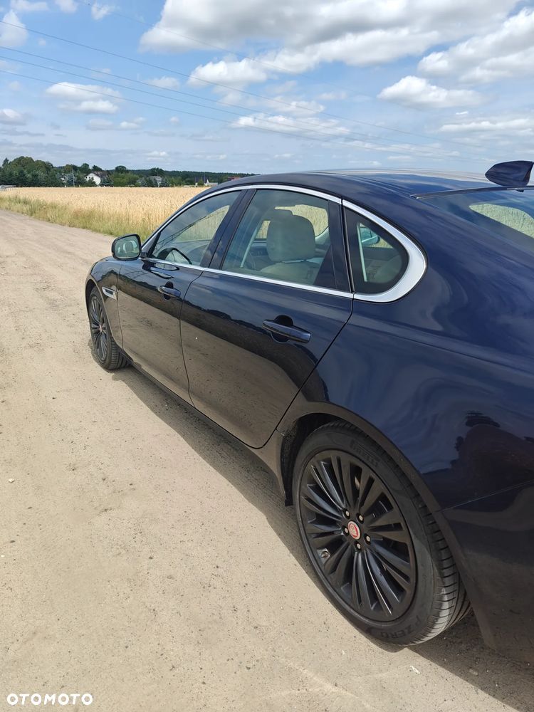 Jaguar XF 25t AWD Prestige - 6