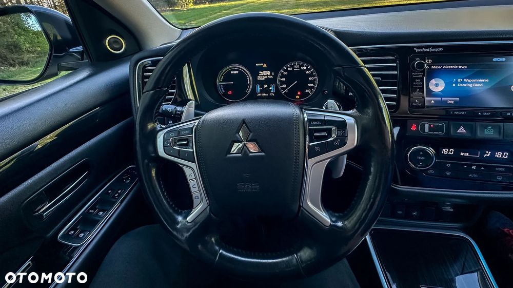 Mitsubishi Outlander Intense + - 26