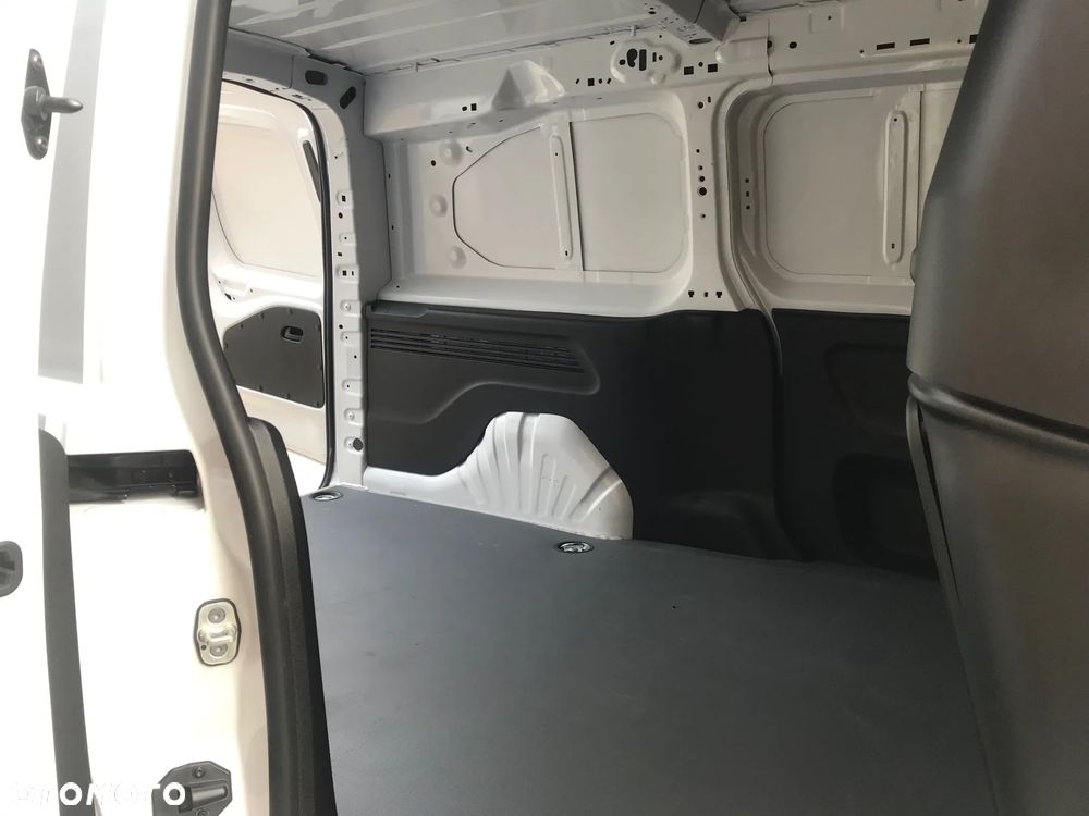 Toyota Proace City - 17