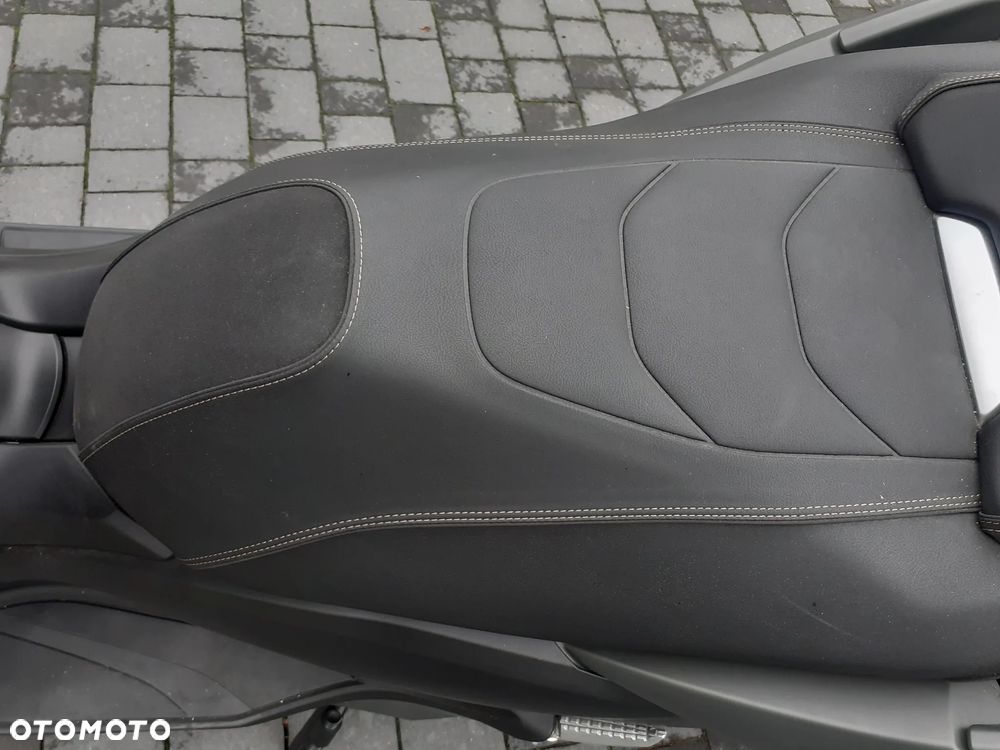Yamaha X-max - 9