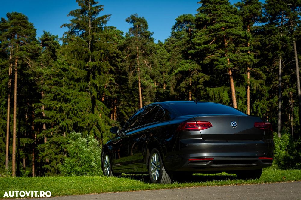 Volkswagen Passat 1.6 TDI SCR DSG Comfortline - 9