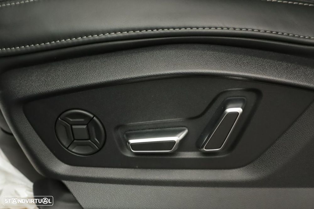 Audi Q8 55 TFSIe quattro Tiptronic - 24