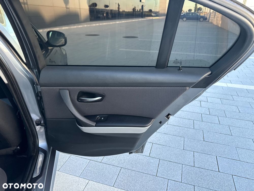 BMW Seria 3 320d DPF - 13