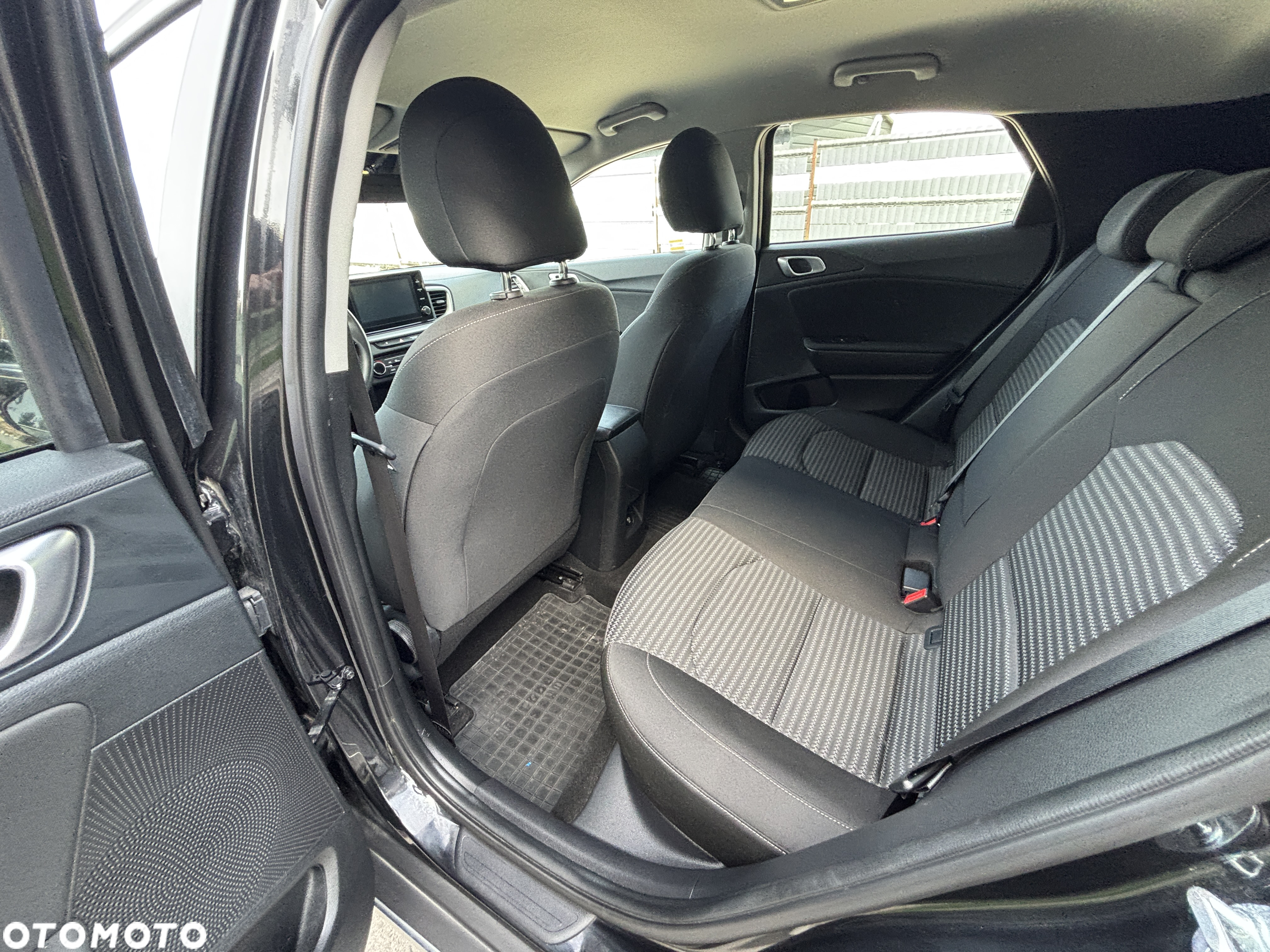 Kia XCeed 1.5 T-GDI Business Line DCT - 17