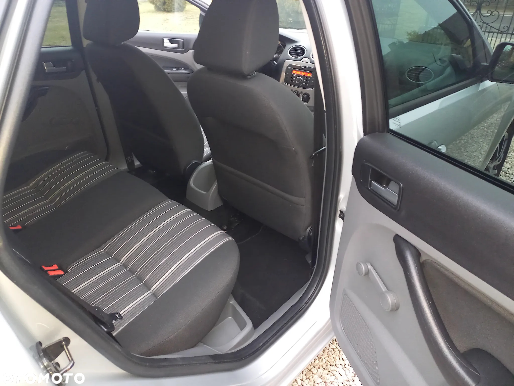 Ford Focus 1.6 16V Ambiente - 9