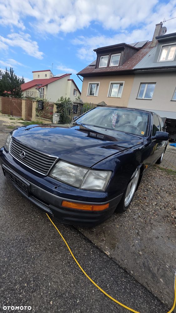Lexus LS - 3