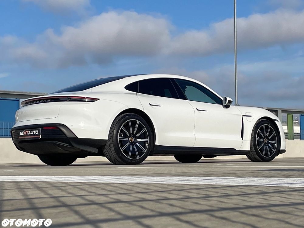 Porsche Taycan Performance Plus - 9