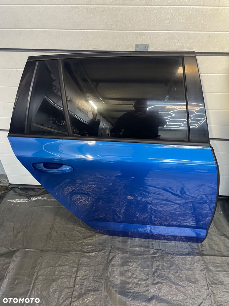 Skoda Octavia III LIFT LF5W drzwi prawy tył w kolor POD MIERNIK - 1