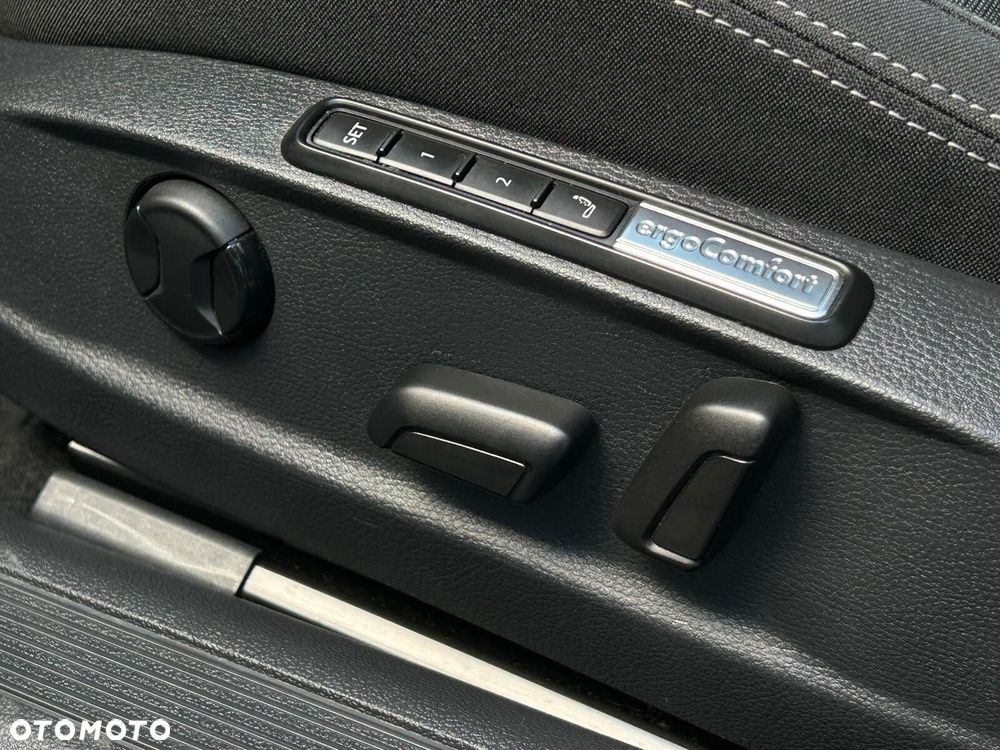 Volkswagen Passat 1.5 TSI EVO Business DSG - 34