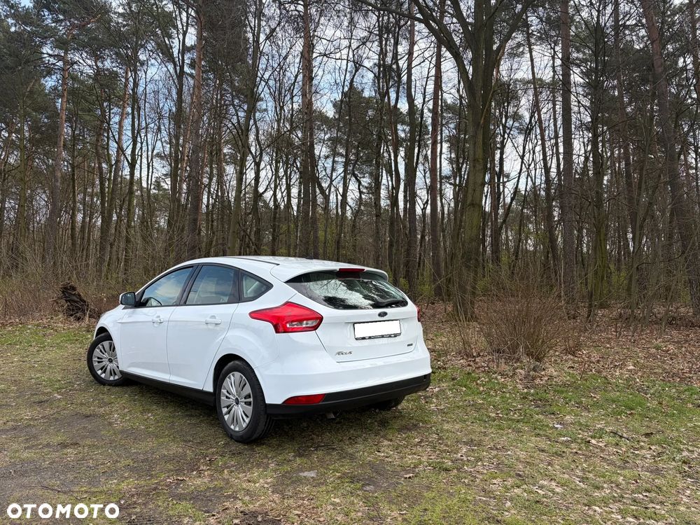 Ford Focus 1.0 EcoBoost Trend - 17