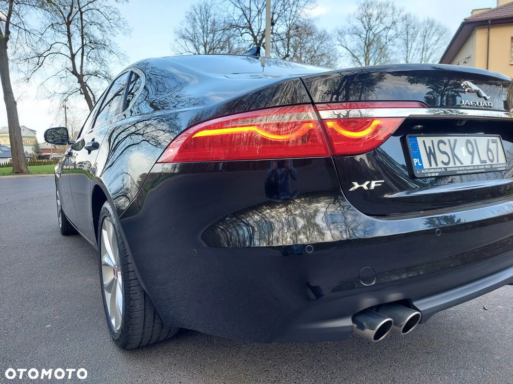 Jaguar XF - 11