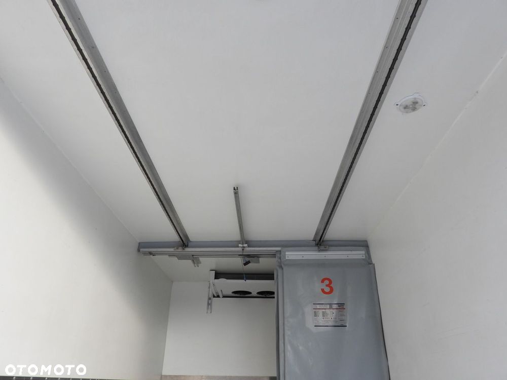 Iveco DAILY 72C18 CHŁODNIA KONTENER -10*C WINDA 9 PALET ZASILANIE 230V TEMPOMAT NAWIGACJA PNEUMATYKA AUTOMAT HI-MATIC BLIŹNIACZE KOŁA KLIMATYZACJA  180KM - 26