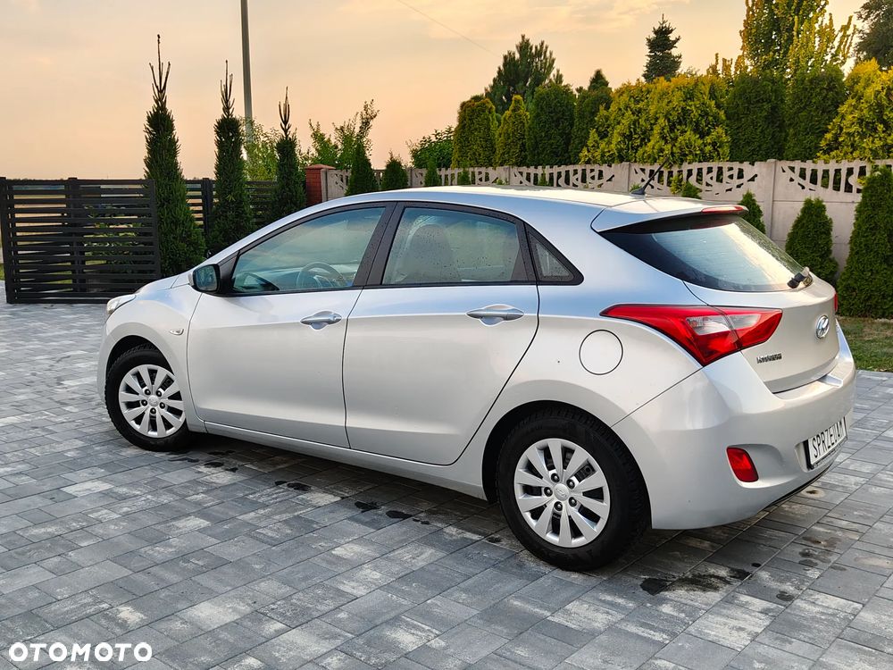 Hyundai i30 blue 1.4 Classic - 2