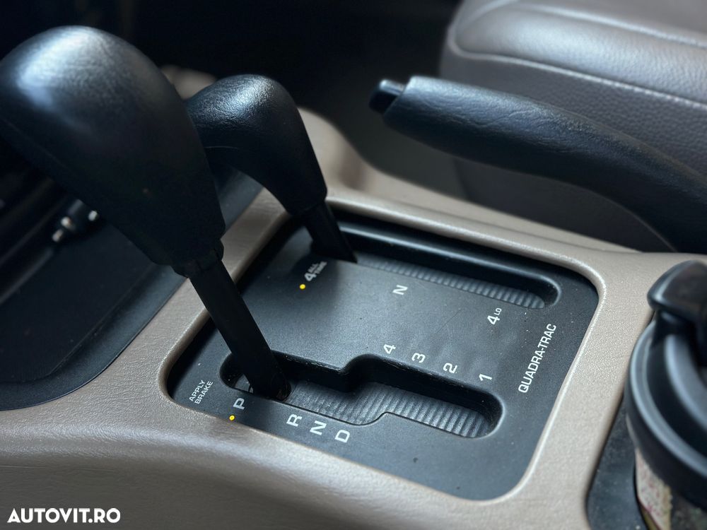 Jeep Grand Cherokee - 15