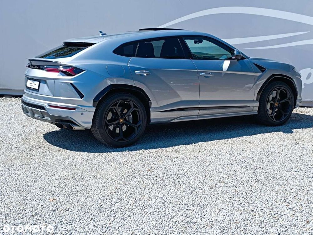 Lamborghini Urus - 18