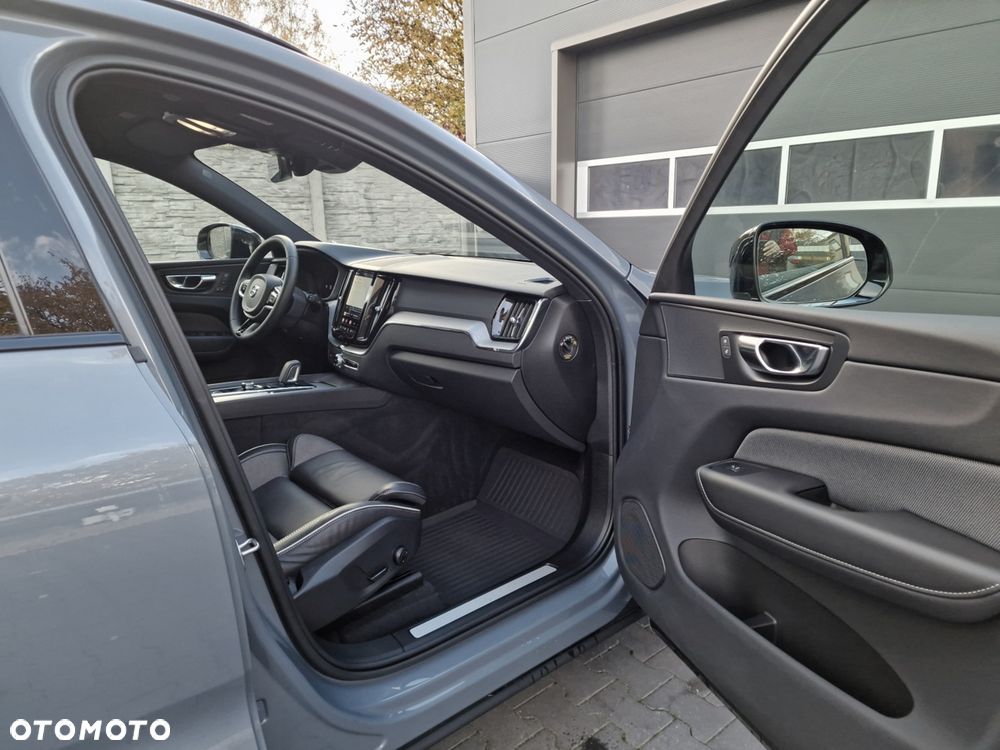 Volvo XC 60 B4 D Geartronic RDesign - 28