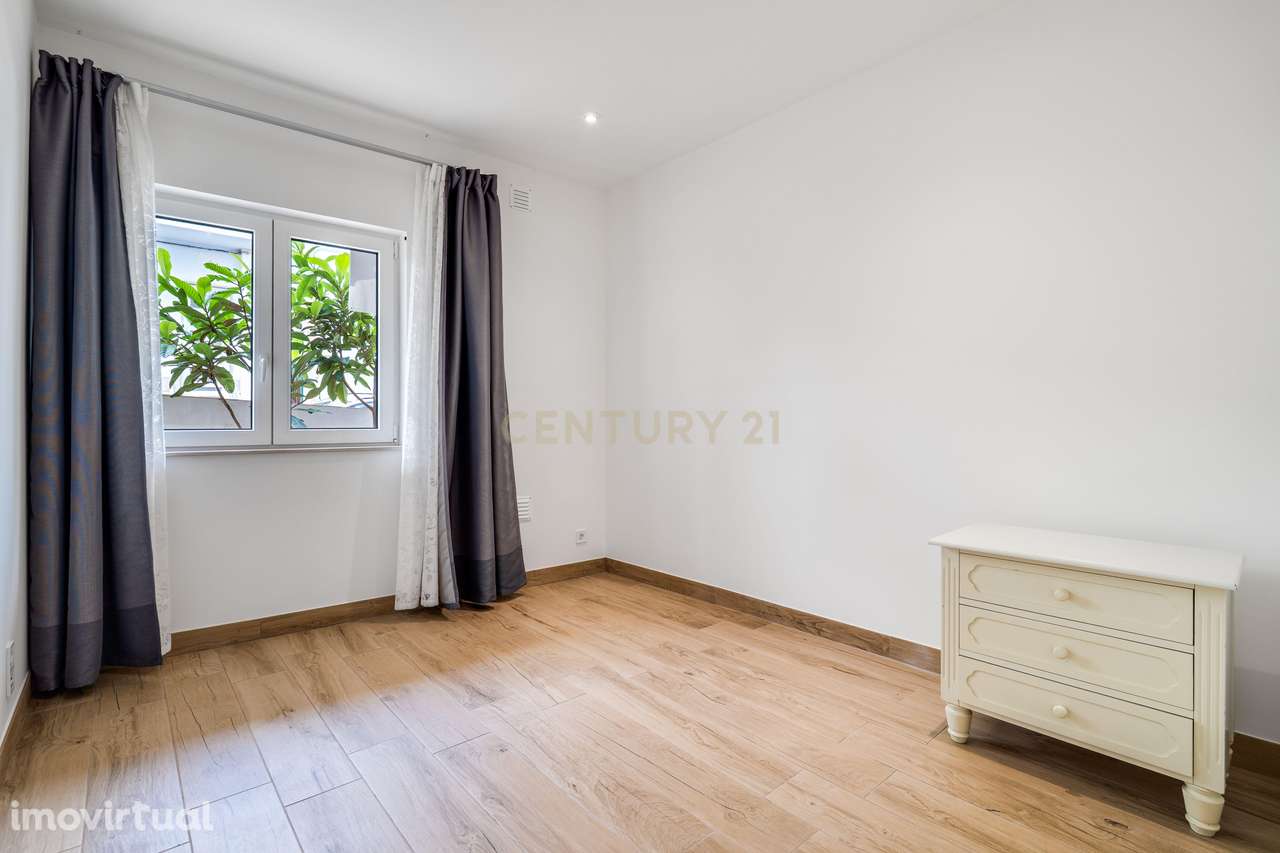 Moradia com 3 frações (T3+T2+T0) - Grande imagem: 2/40