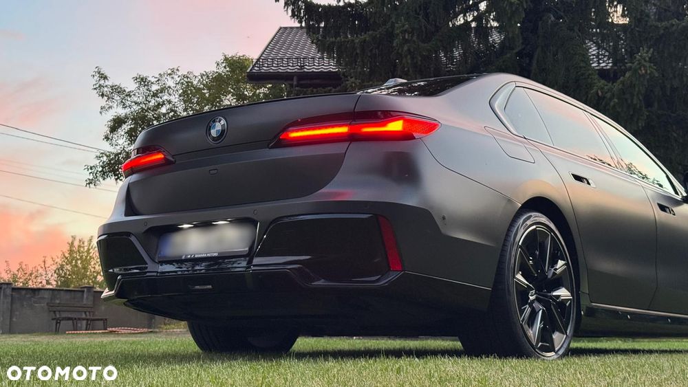 BMW Seria 7 750e PHEV xDrive Individual Edition sport - 3