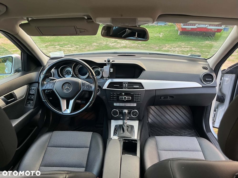 Mercedes-Benz Klasa C 300 CDI 4Matic 7G-TRONIC Avantgarde Edition - 26