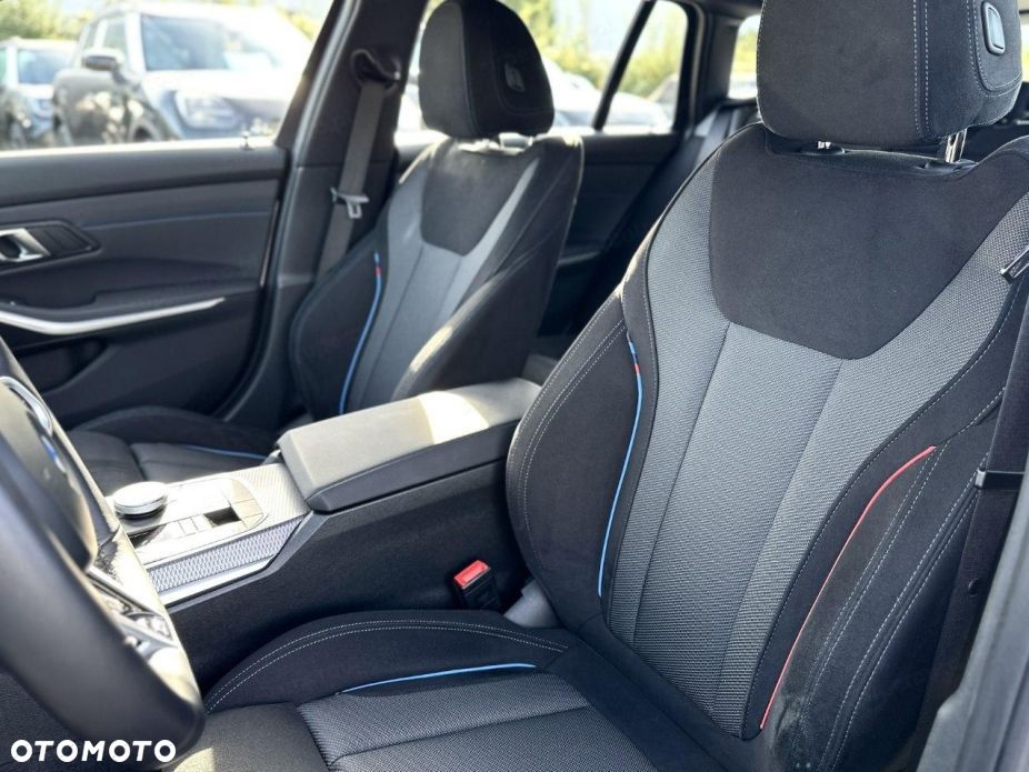 BMW Seria 3 318d M Sport - 9