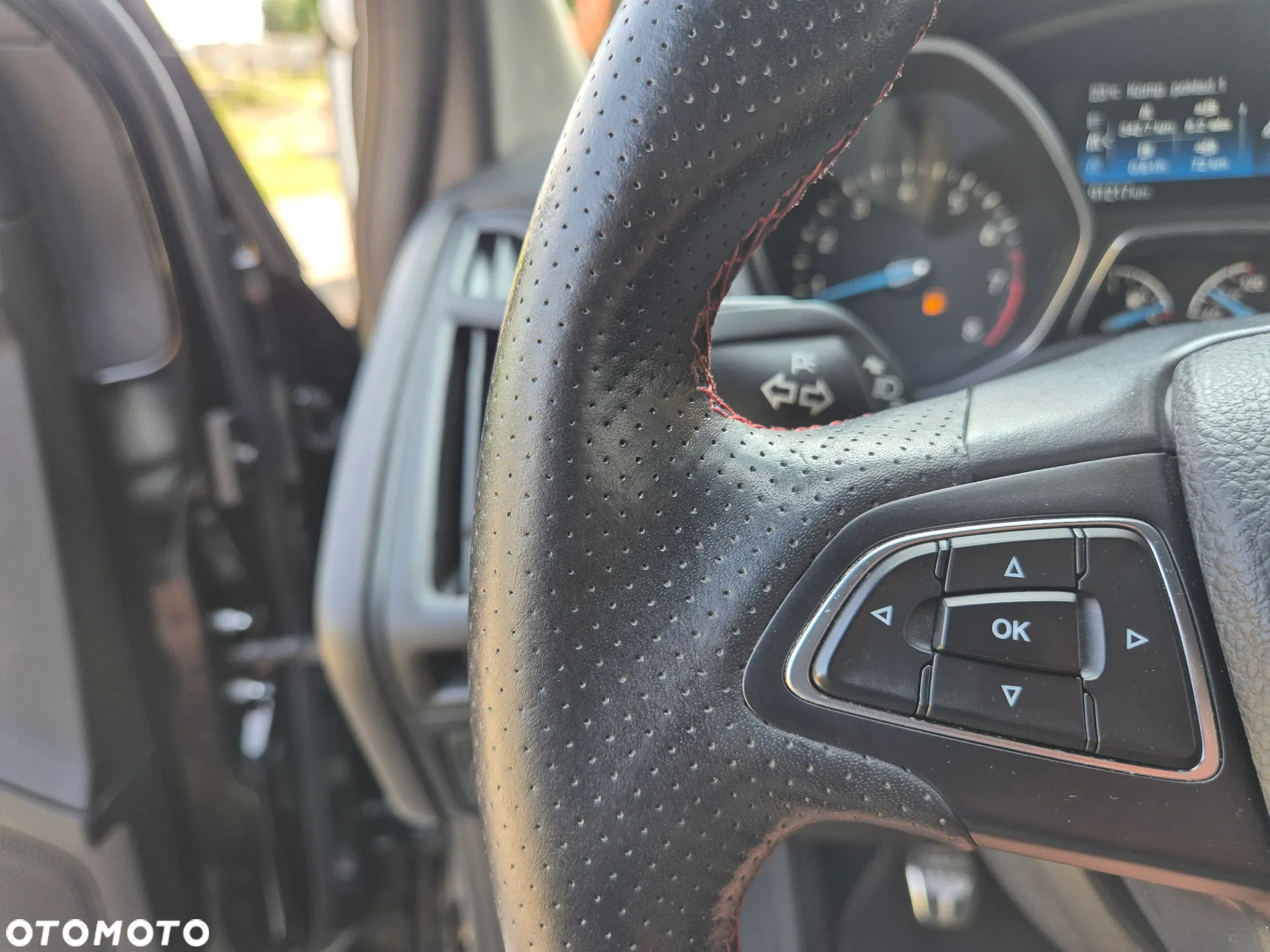 Ford Focus 1.0 EcoBoost ST-Line Black ASS - 26