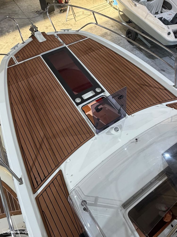 Beneteau 8.8 Sundeck - 23