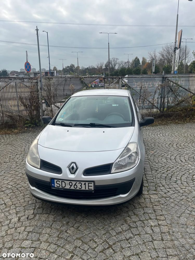 Renault Clio 1.2 16V Authentique - 1