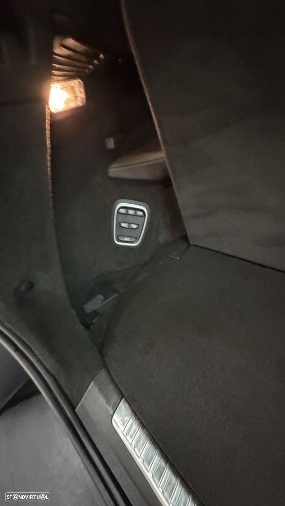 Renault Espace 1.6 dCi Initiale Paris EDC - 19