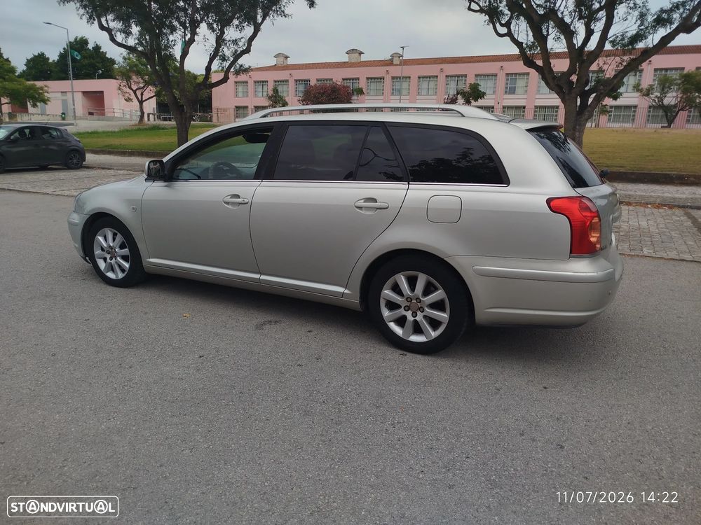 Toyota Avensis - 1