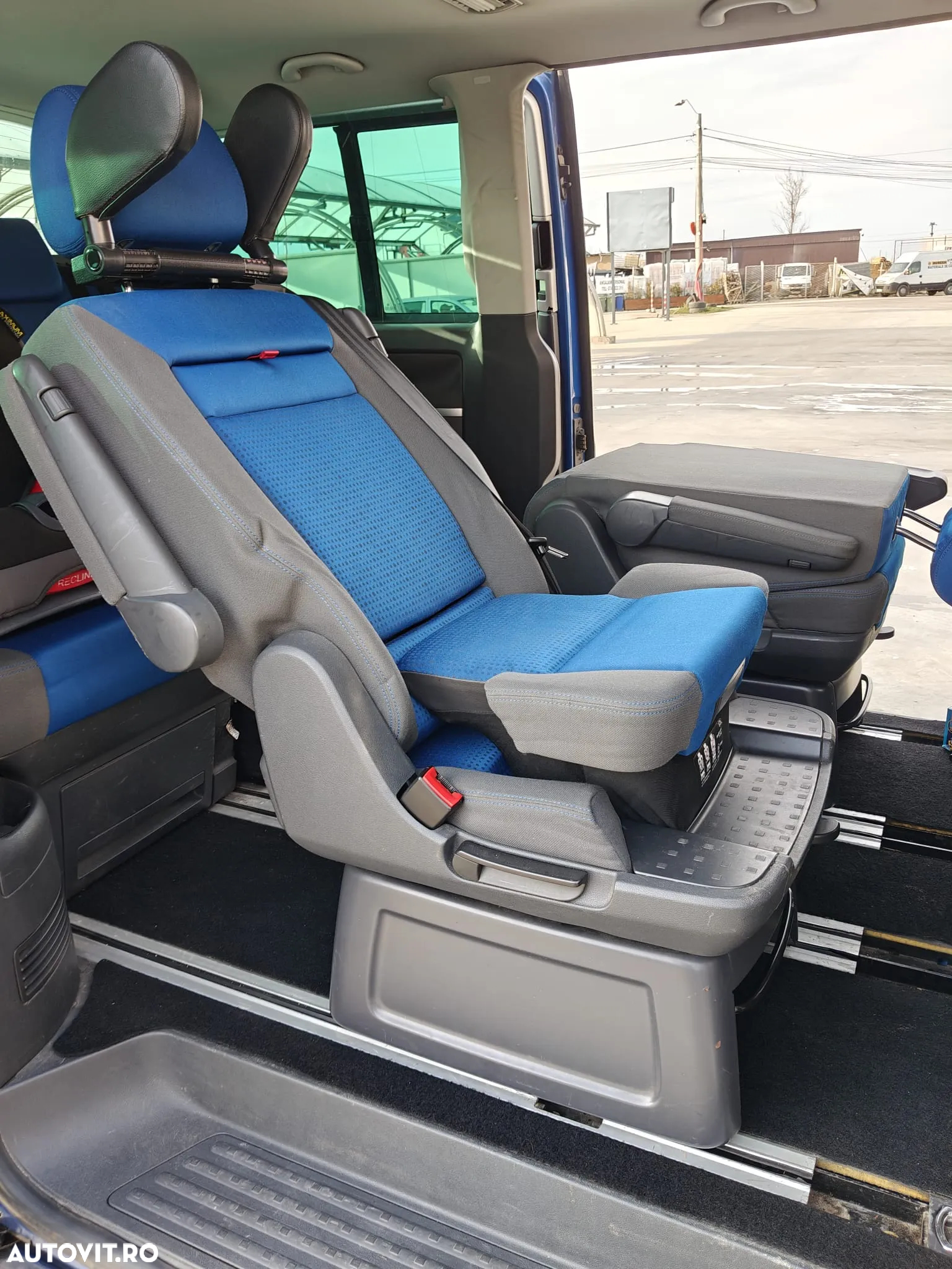 Volkswagen Multivan - 14