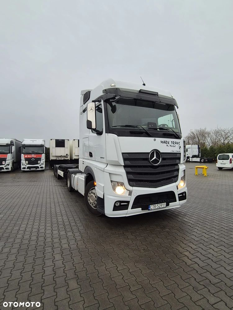 Mercedes-Benz Actros MP4 - 1