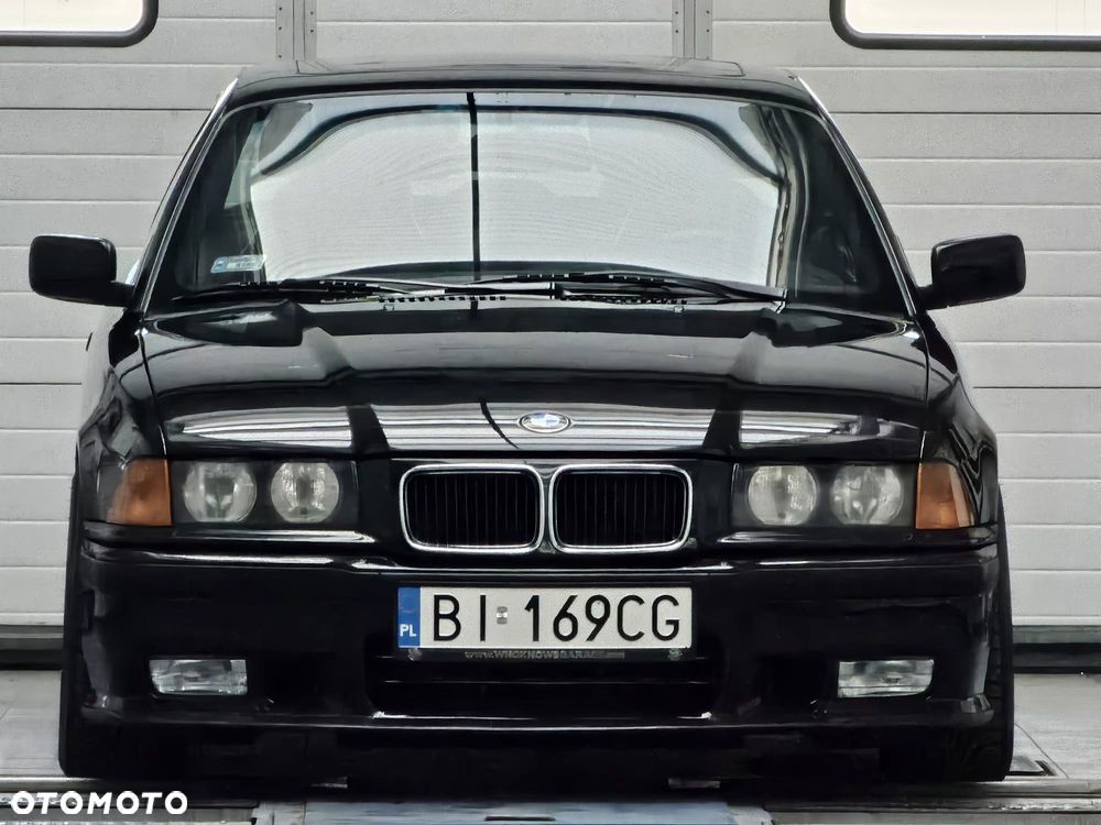 BMW Seria 3 328i - 3