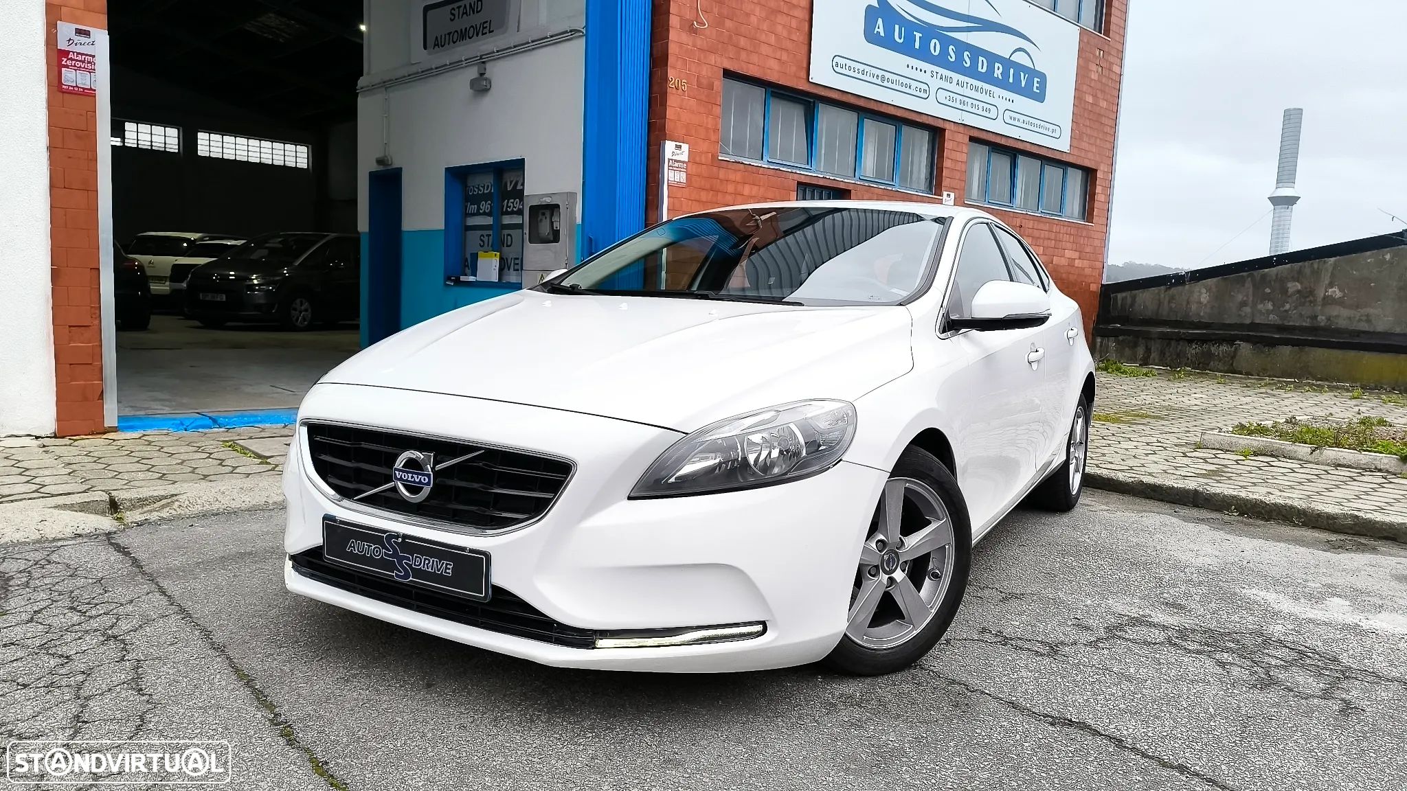 Volvo V40 1.6 D2 Eco Momentum - 1