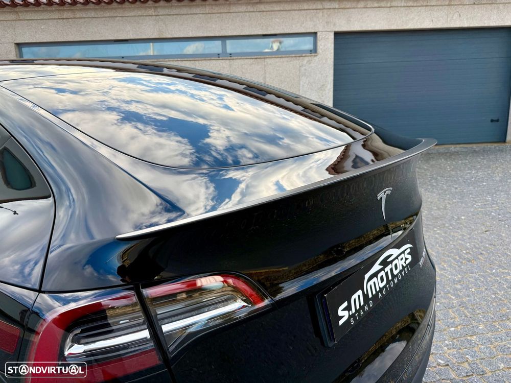 Tesla Model Y Performance Dual Motor AWD - 8