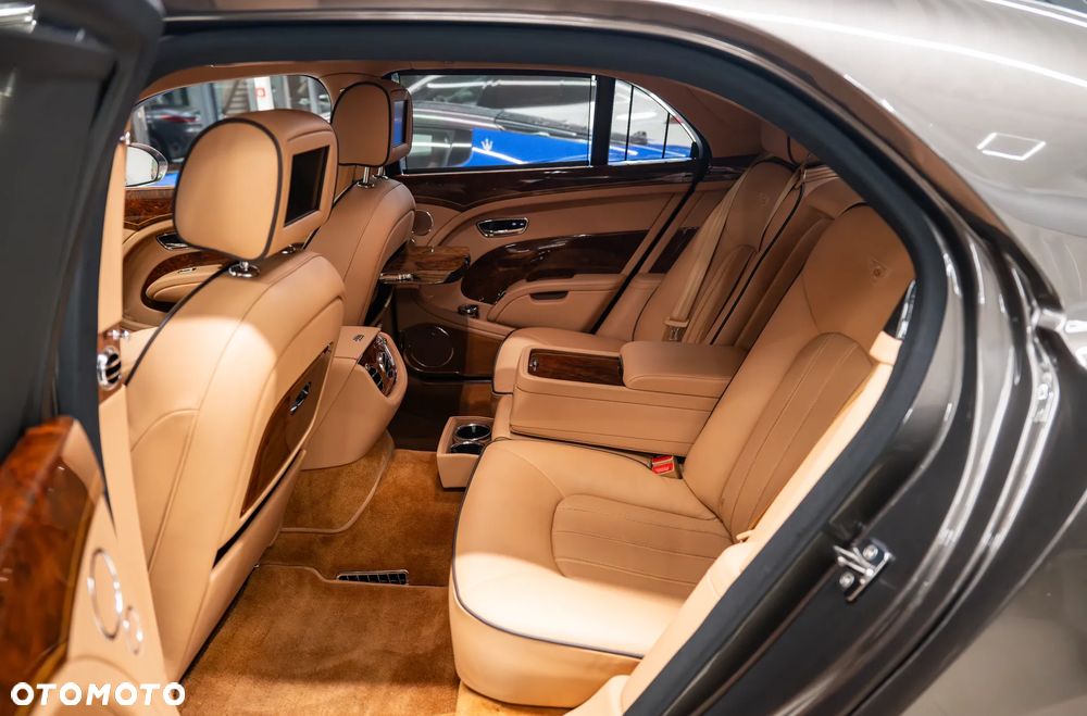 Bentley Mulsanne - 24