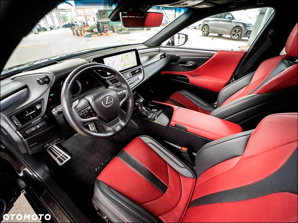 Lexus ES 300h F Sport - 11