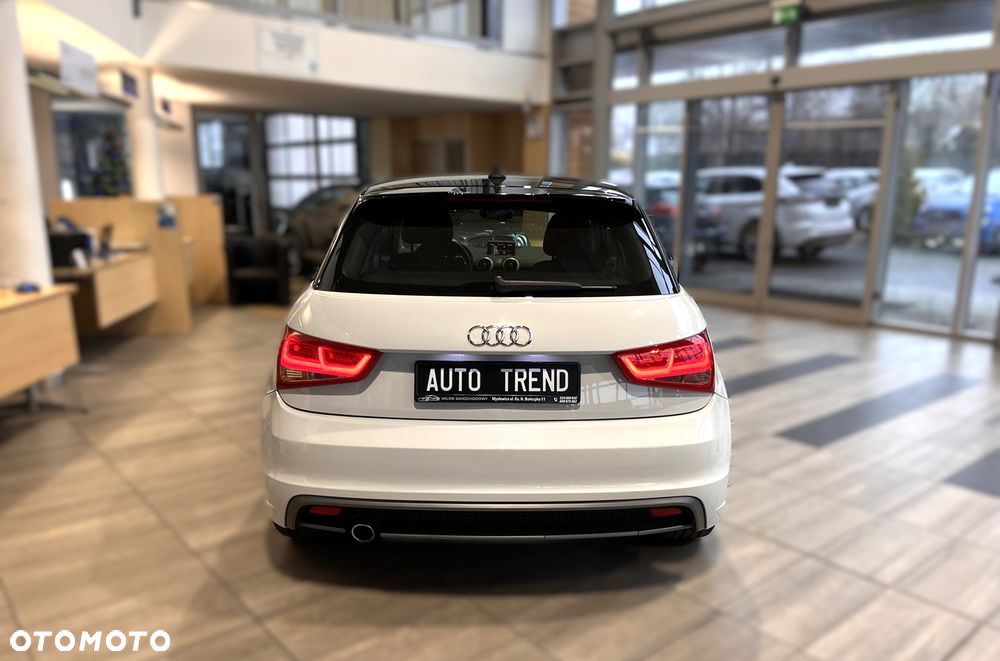 Audi A1 Sportback 1.6 TDI S line Sportpaket - 6