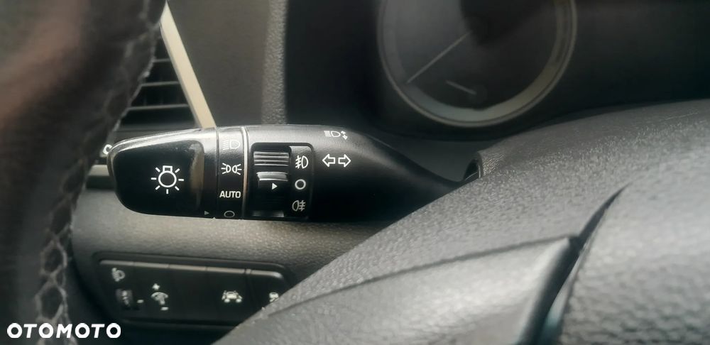 Hyundai Tucson blue 1.7 CRDi 2WD DCT Premium - 32