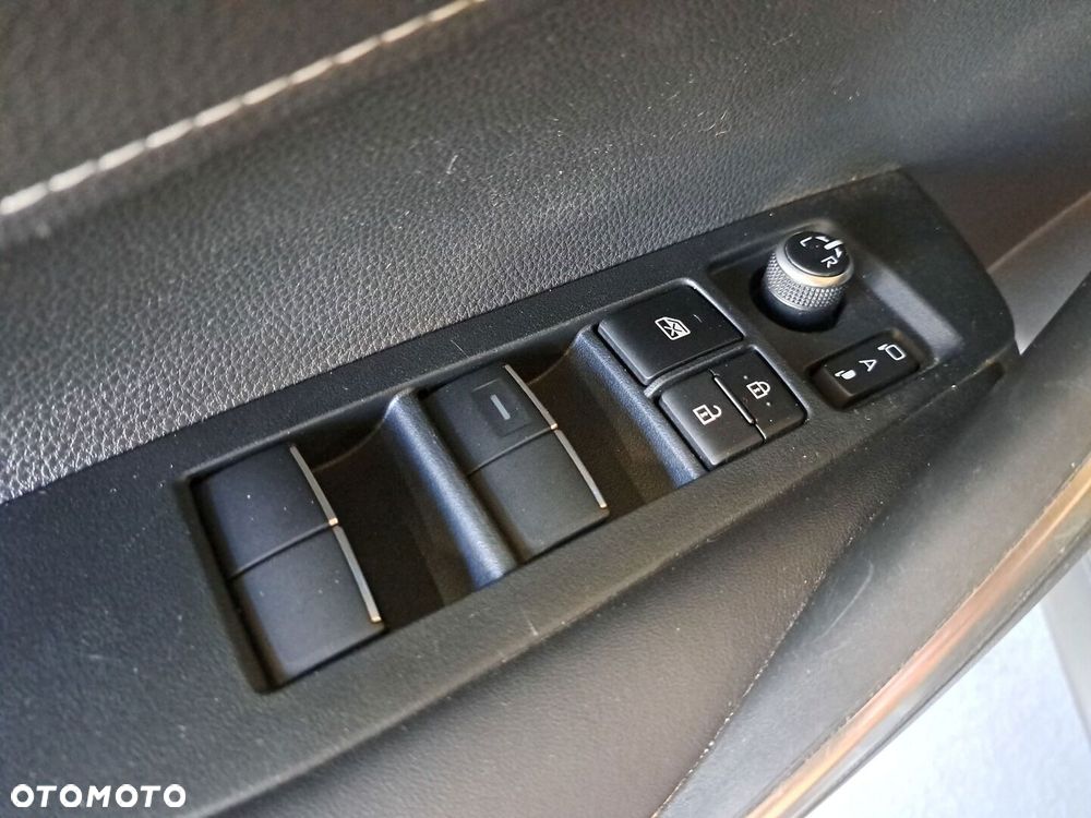 Toyota Corolla 1.8 Hybrid Style - 36