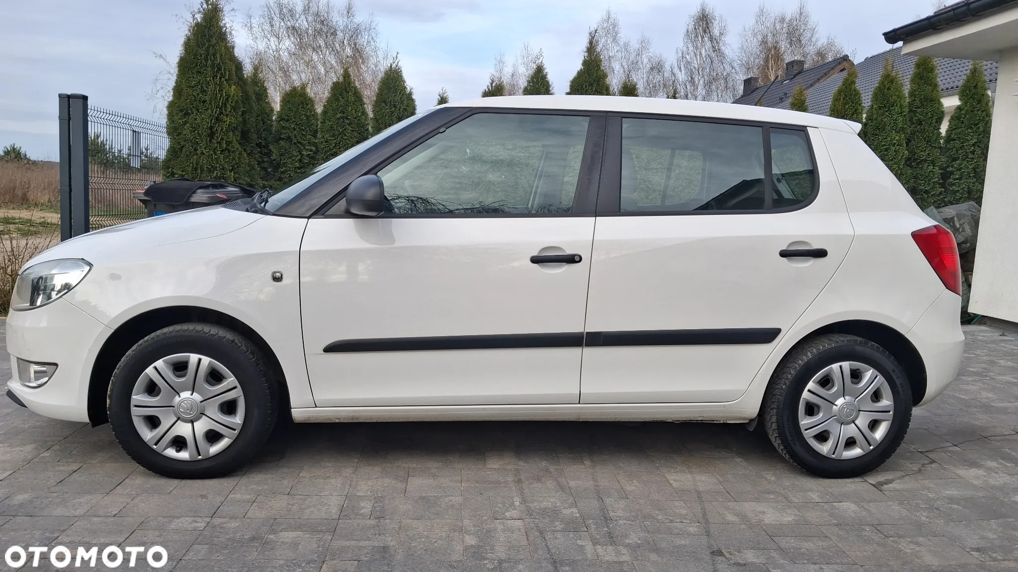 Skoda Fabia 1.2 HTP COOL EDITION - 17