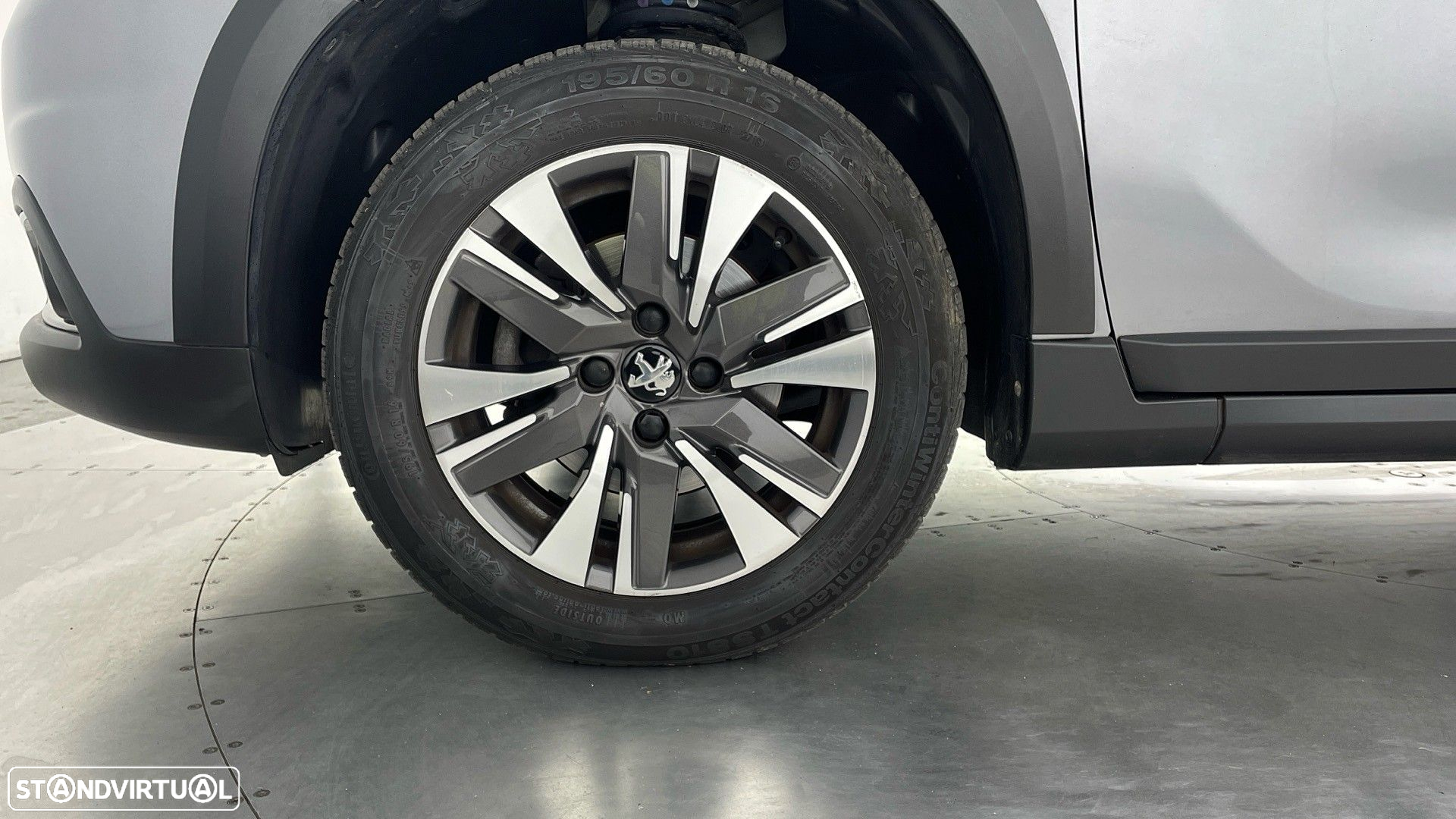 Peugeot 2008 1.2 PureTech Allure EAT6 - 13