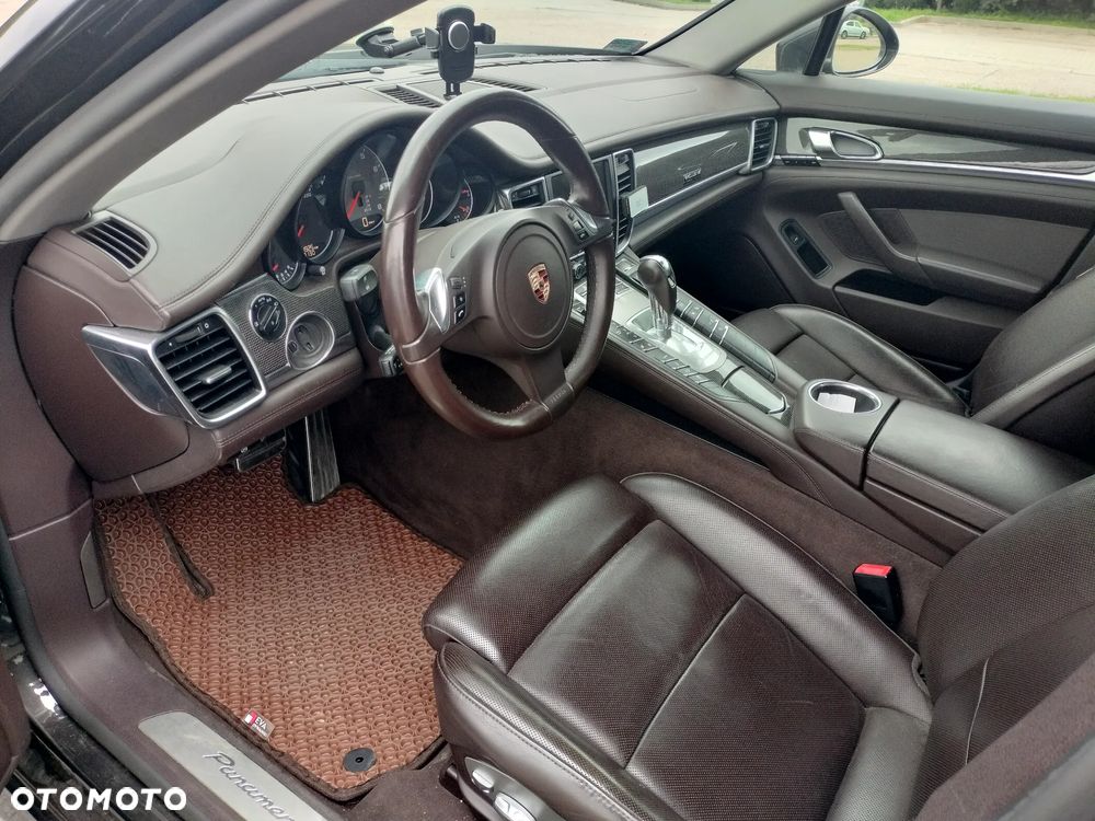 Porsche Panamera 4S - 8