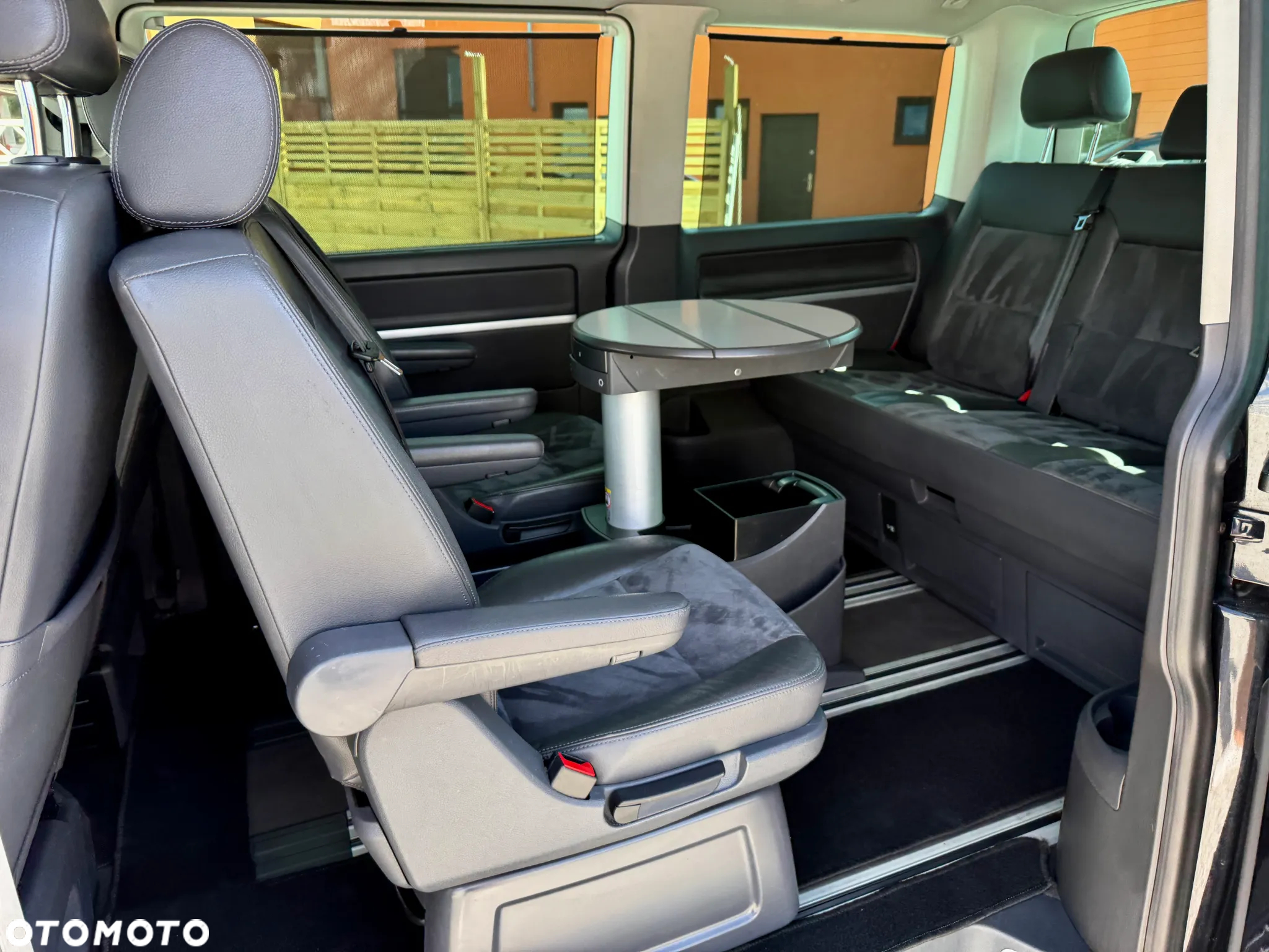 Volkswagen Multivan - 15