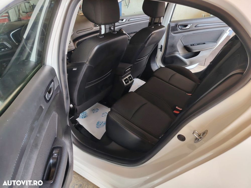 Renault Megane BLUE dCi 115 EDC BUSINESS EDITION - 9