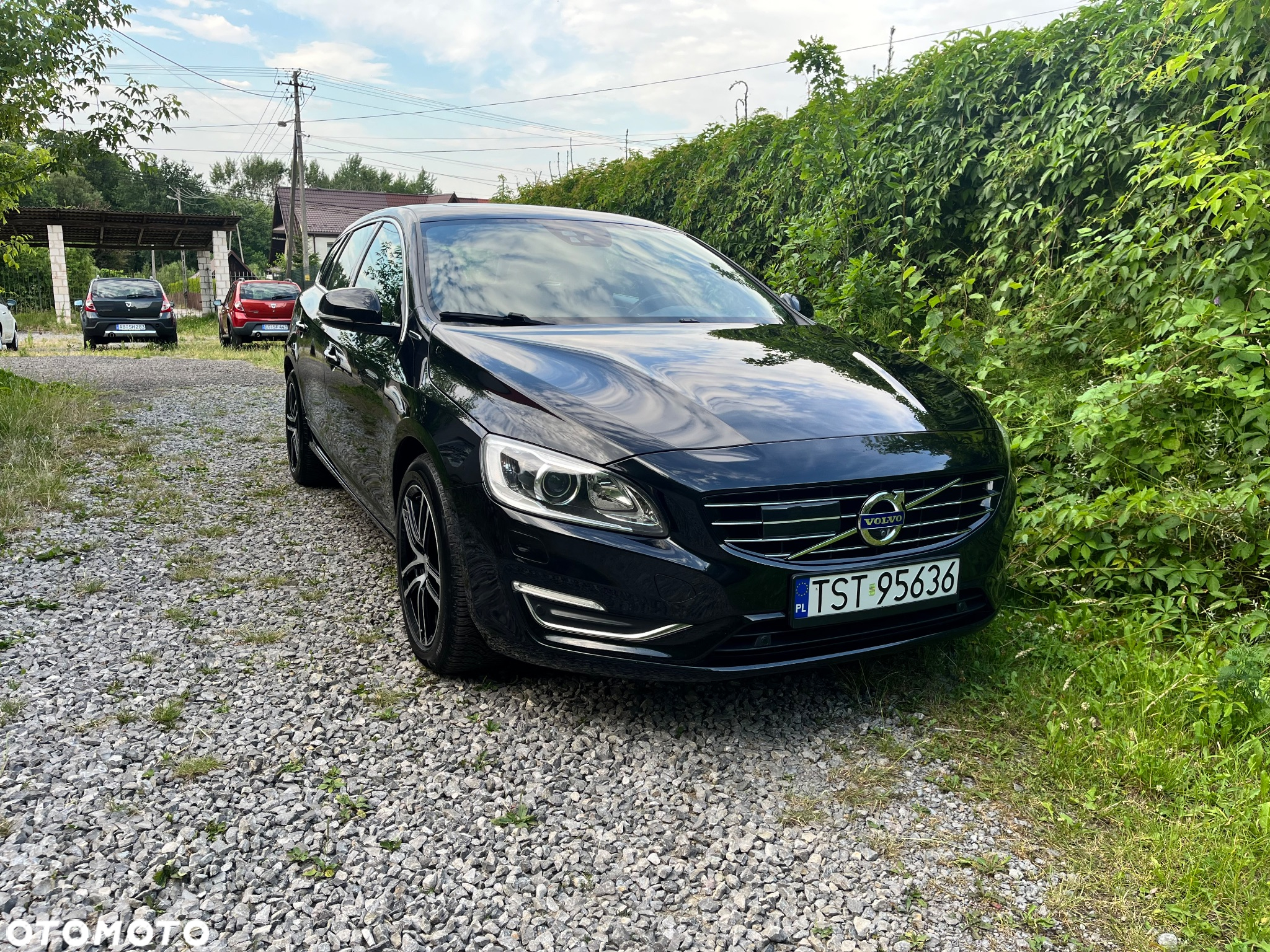 Volvo V60 D6 AWD Plug-in Hybrid R-Design Summum - 13