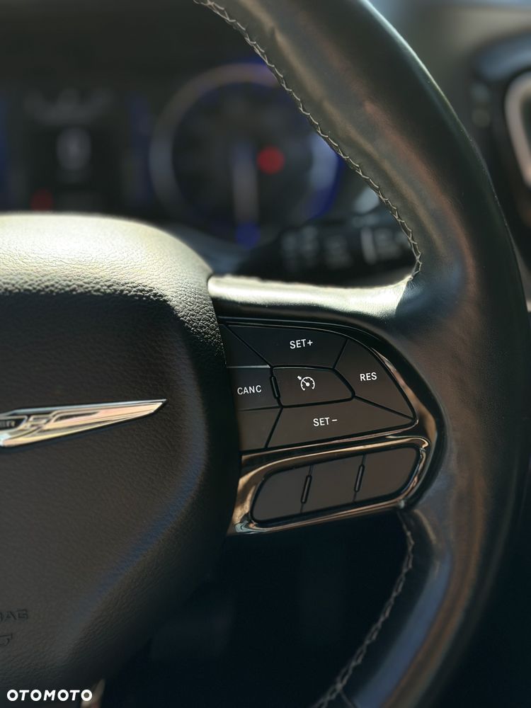Chrysler Pacifica - 21